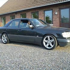 Mercedes Benz 124w E300D