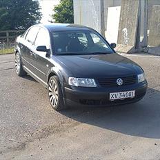 VW Passat 1,6 limo "SOLGT"