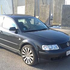 VW Passat 1,6 limo "SOLGT"