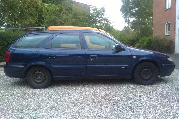 Citroën Xsara Weekend 1.6 - Som den så ud da jeg fik den. Med MEGET død bagbro.... billede 2