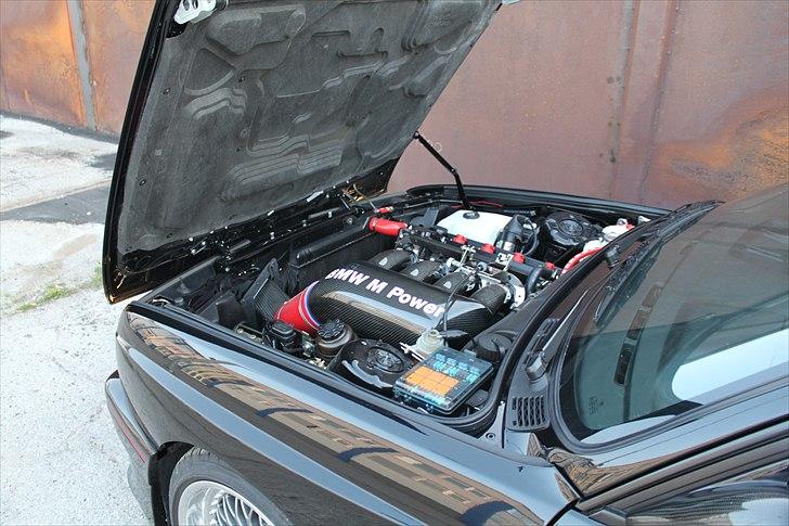BMW M3 E30 CARBON (SOLGT) billede 17