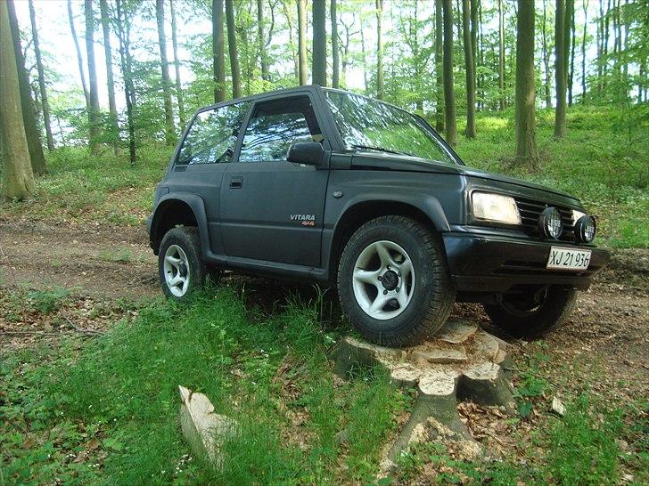 Suzuki vitara jlx 4x4 solgt - skovtur billede 1