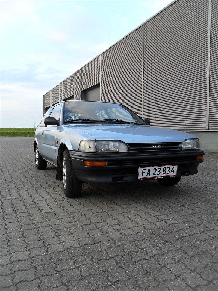 Toyota Corolla E90 billede 3