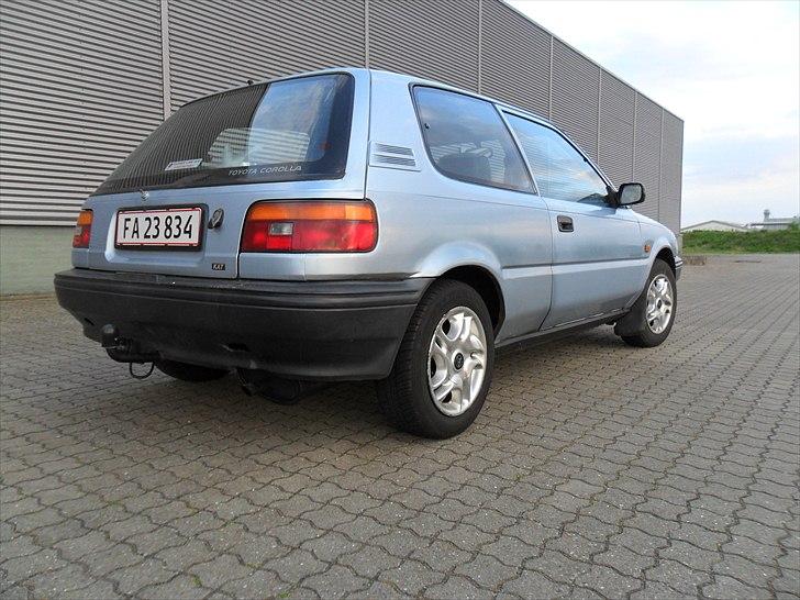 Toyota Corolla E90 billede 9