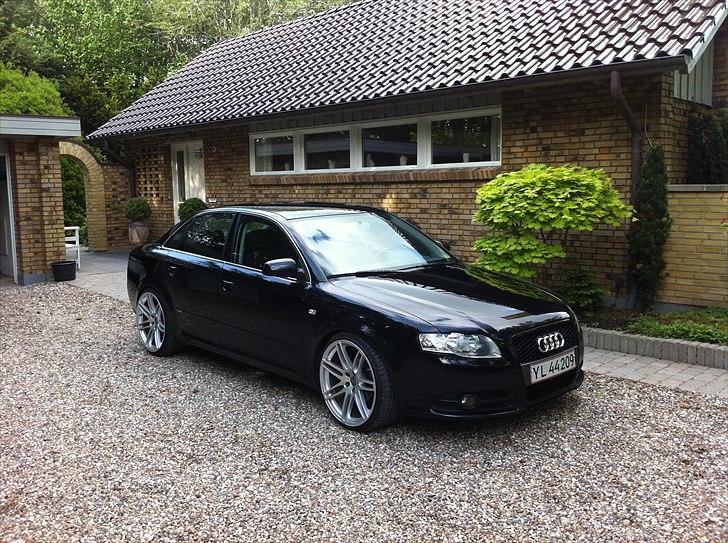 Audi A4 2,0 TDi S-Line #solgt# billede 1