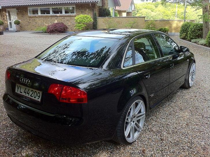 Audi A4 2,0 TDi S-Line #solgt# billede 3