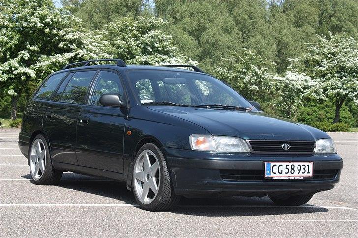 Toyota Carina E 1.6 Stationcar billede 1