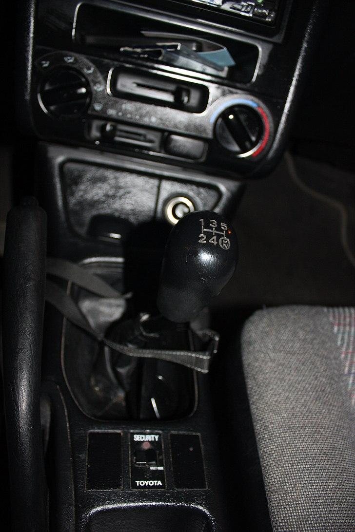 Toyota Carina E 1.6 Stationcar billede 14