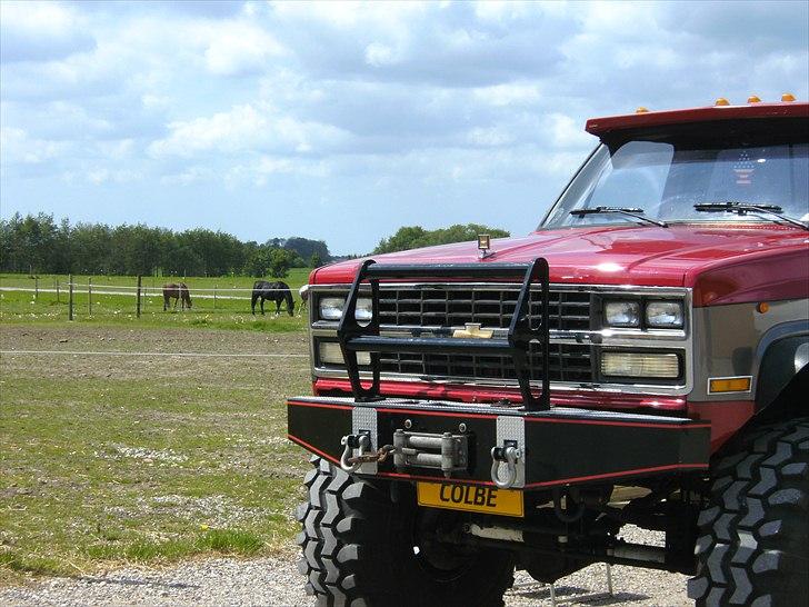 Chevrolet Silverado K30 X ARMY - i idyliske omgivelser billede 13