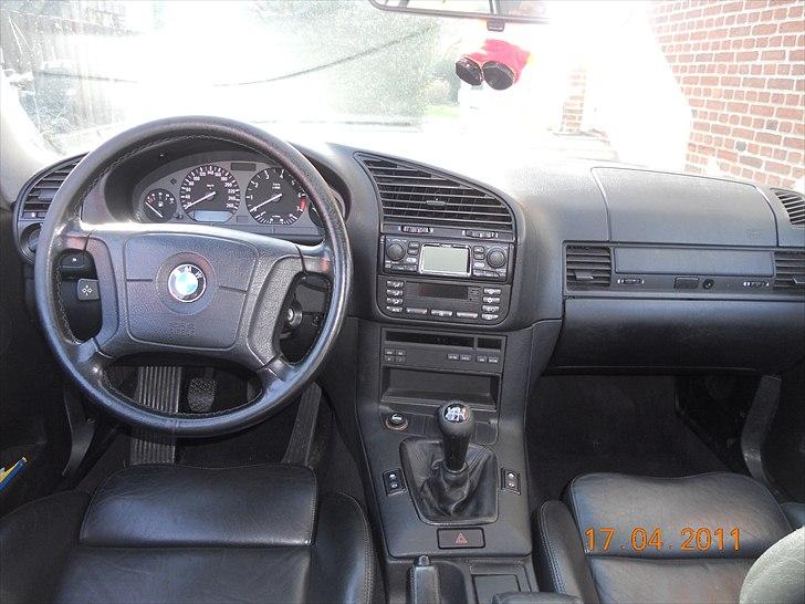 BMW 328i coupe SOLGT billede 17