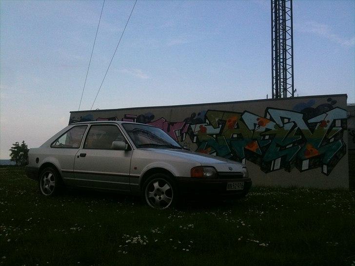 Ford Escort 1,6 solgt billede 3