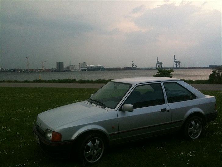 Ford Escort 1,6 solgt billede 5