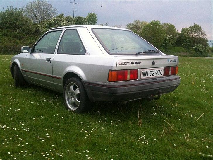 Ford Escort 1,6 solgt billede 8
