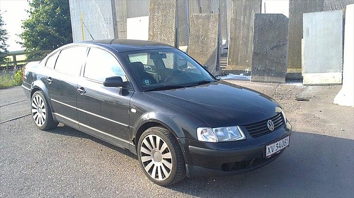 VW Passat 1,6 limo "SOLGT" billede 2