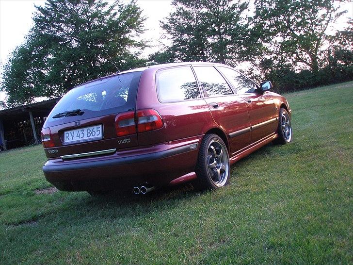 Volvo V40 2.0 16V SOLGT billede 4