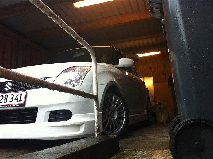 Suzuki Swift 1,3 GLJ billede 1