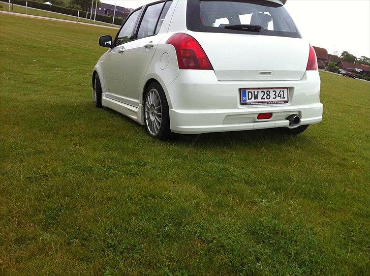 Suzuki Swift 1,3 GLJ billede 15