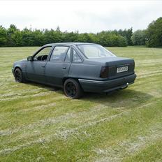 Opel kadett e 1,6i <<TOVE>> DØD :(
