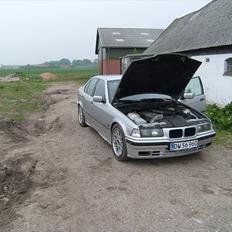 BMW 325i