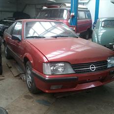 Opel Monza 3.0 GSE Aut.