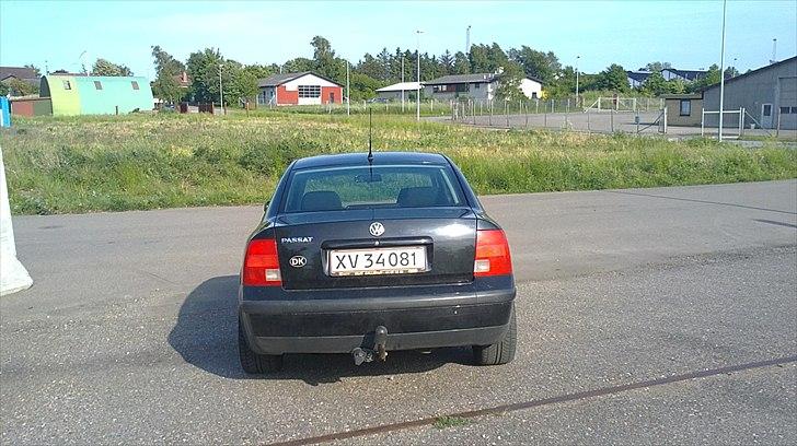 VW Passat 1,6 limo "SOLGT" billede 6