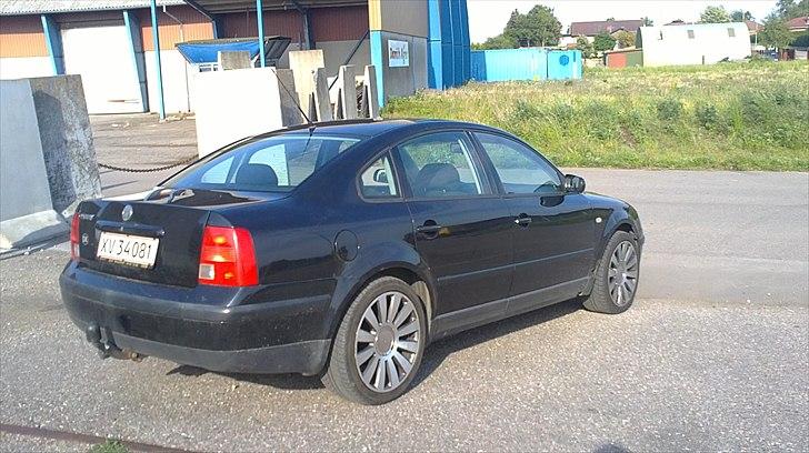 VW Passat 1,6 limo "SOLGT" billede 8