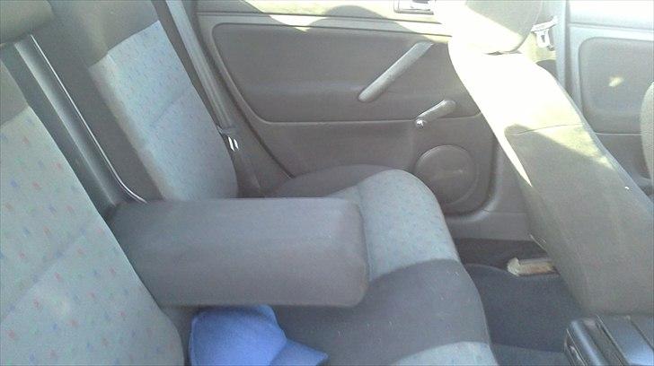 VW Passat 1,6 limo "SOLGT" billede 10