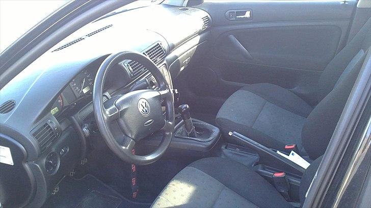 VW Passat 1,6 limo "SOLGT" billede 13