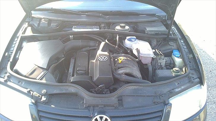 VW Passat 1,6 limo "SOLGT" billede 14