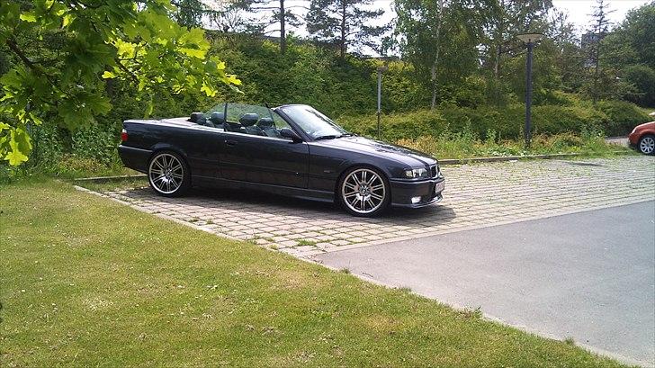 BMW 325i cab billede 1