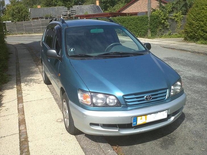 Toyota Sportsvan billede 1