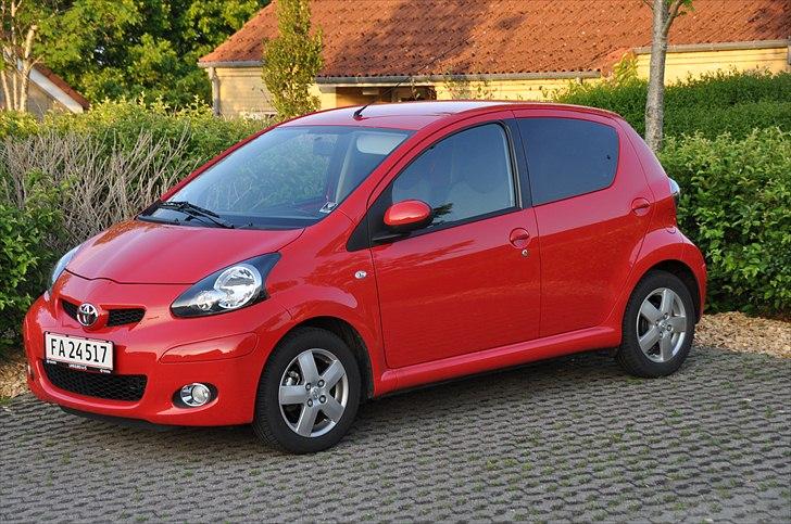 Toyota Toyota Aygo 1,0 Plus Silv billede 2