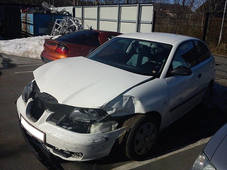 Seat Ibiza TDI 100 TOTALSKADET billede 14