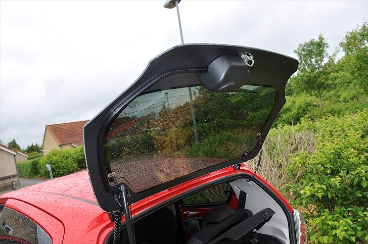 Toyota Toyota Aygo 1,0 Plus Silv - her åbner vi bare glaset billede 7