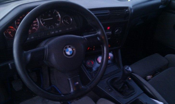 BMW 320i(325i) billede 11