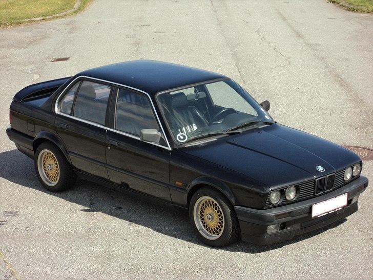 BMW E30 316i billede 1
