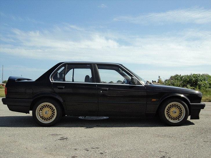 BMW E30 316i billede 2