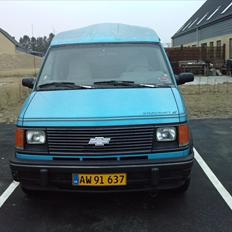 Chevrolet astro van