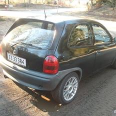 Opel corsa b 1.4 16v