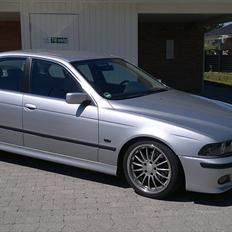 BMW 523iA E 39 Limosine 