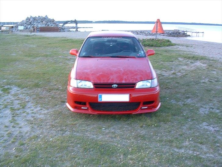 Toyota Carina E (Den Røde Enke) - Billeder af biler - Uploaded af Alex L