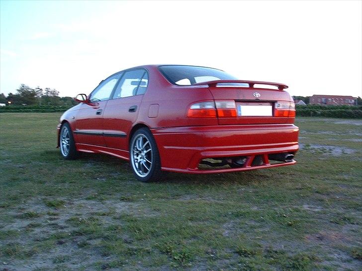 Toyota Carina E (Den Røde Enke) - Billeder af biler - Uploaded af Alex L