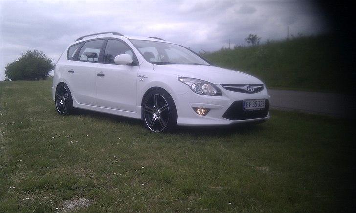 Hyundai i30 cw classic sense billede 1