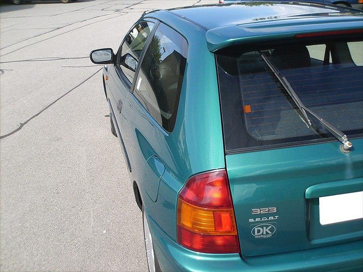 Mazda 323 sport billede 6