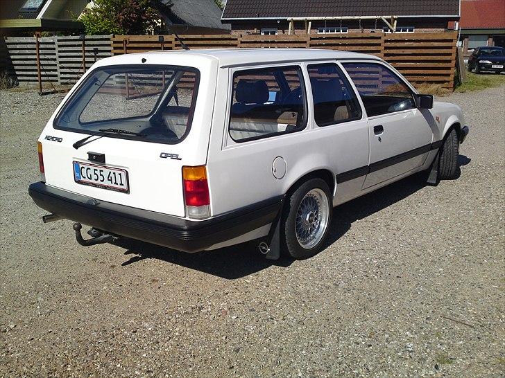 Opel Rekord E 2,0s 3dørs caravan billede 7