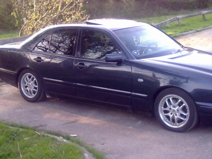 Mercedes Benz e220d (tidl. bil billede 4