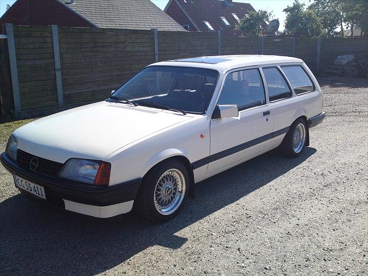 Opel Rekord E 2,0s 3dørs caravan billede 9