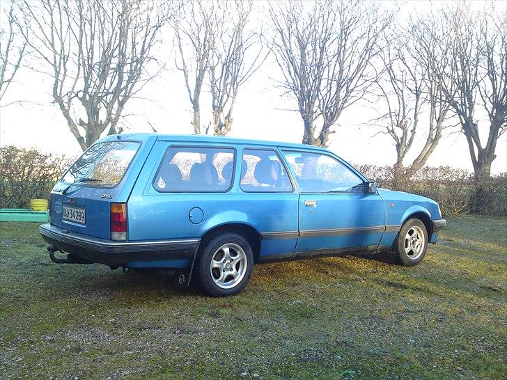 Opel Rekord E 2,0s 3dørs caravan billede 17