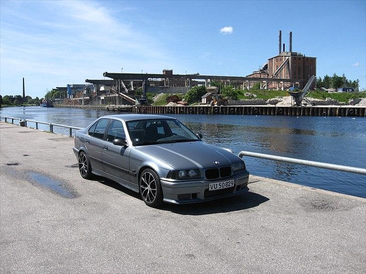 BMW E36 320i billede 1