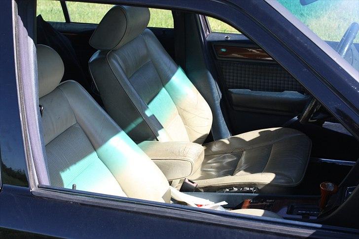 Mercedes Benz W124 300D Solgt billede 5